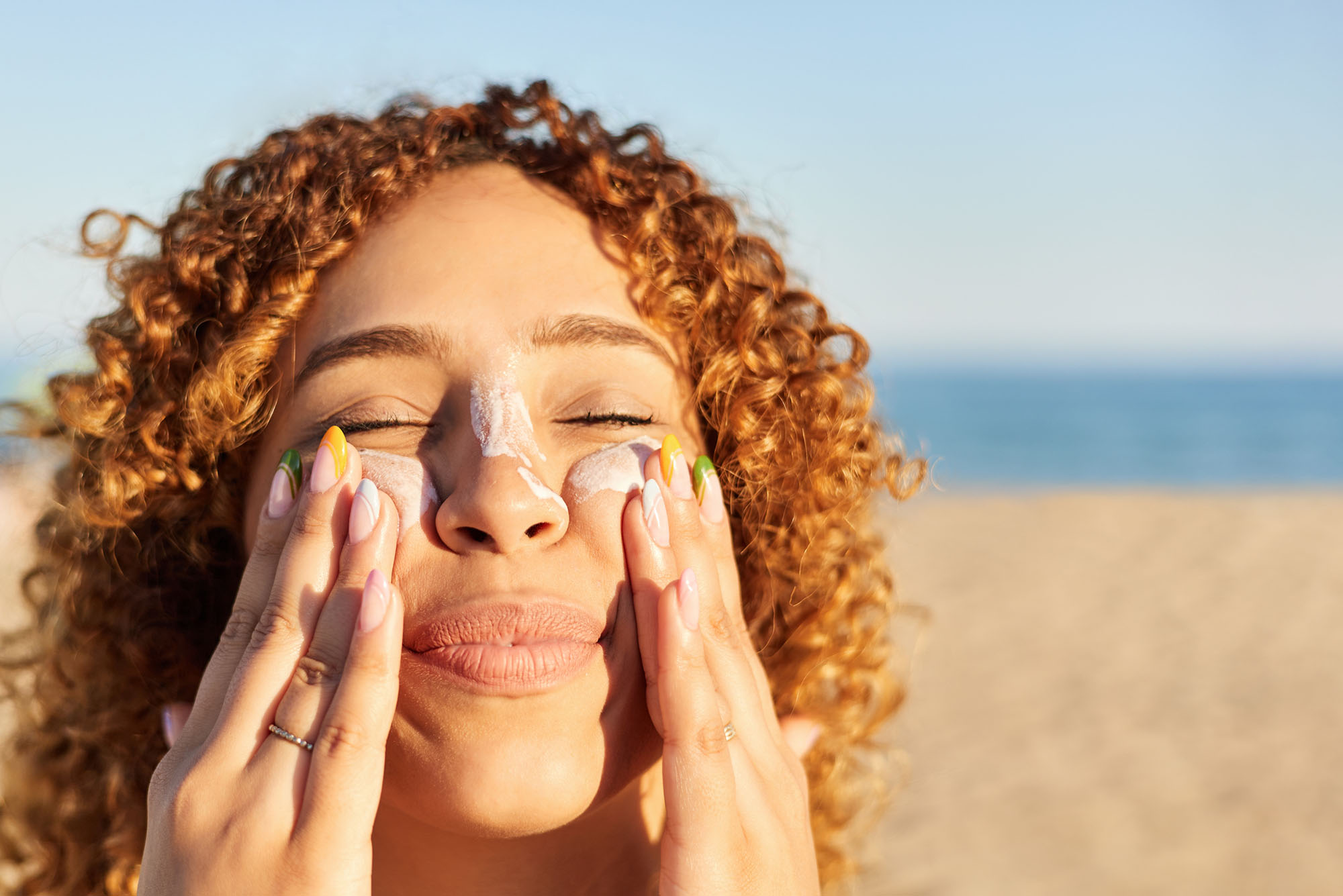 Sunscreen Before or After Moisturizer? Dermatology Experts Explain the Correct Skincare Routine